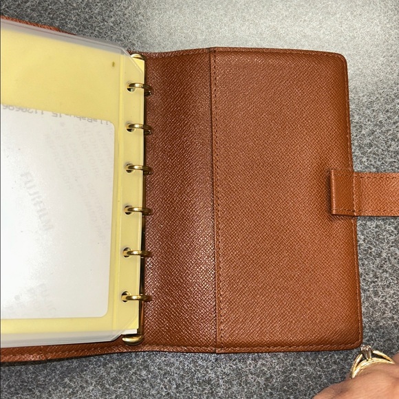 Louis Vuitton PM Agenda - Picture 12 of 13